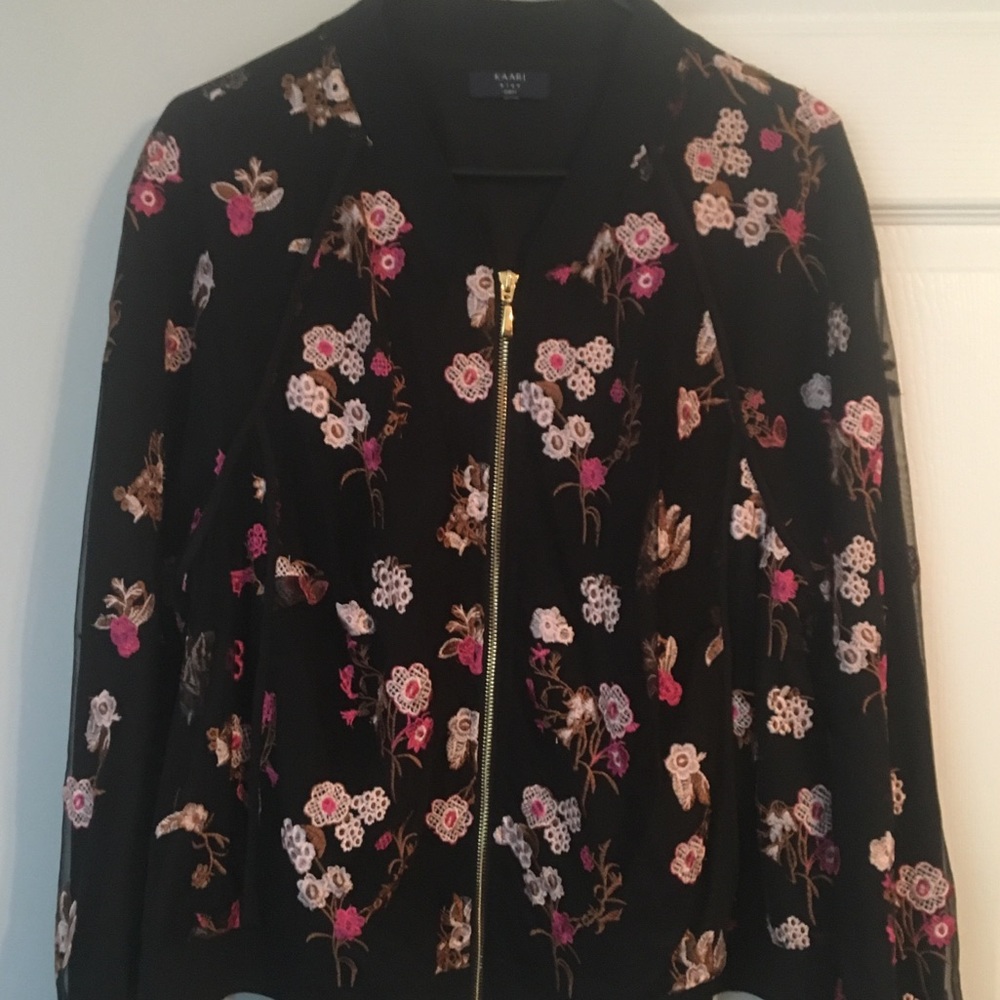 Mesh Jacket with flowers zip front